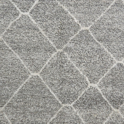 Moroccan Minimal Grey Wool Diamonds Rug, Beni Ouarain grey rug cross.